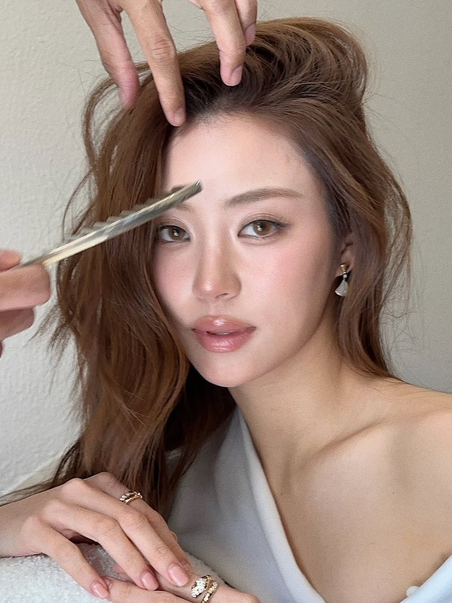 Imhoneybun12's tweet photo. You know she’s about to eat when she pulls out that hair move 😮‍💨🤎

#หมิวณัชชา #MiuNatsha https://t.co/weRPWOdGiY