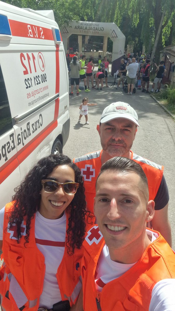 CruzRojaGuada's tweet photo. Voluntari@s de Cruz Roja cubren hoy el dispositivo sanitario del VI Duatlon de Caspueñas.
Cruz Roja aporta 1 ambulancia SVB , 1 Vehículo  TT y personal técnico y sanitario.

@duatloncaspuenas @acmcaspuenas https://t.co/NkGPllRf6j