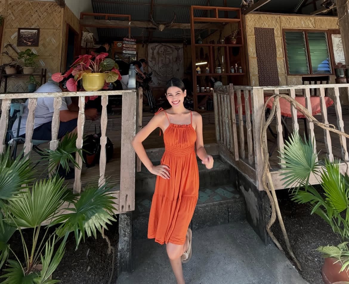 salvanyyy's tweet photo. proud of you az, to more blessings this year individually and together with ralph :)

sari garcia, signing offf 💛 https://t.co/rFbPTHvZoS