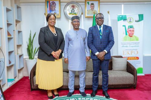 bjournalng's tweet photo. L-R: Sophia Horsfall, General Manager, External Relations and Sustainable Development, NLNG; Adeleye Falade, Managing Director, NLNG and Rt. Hon. Ekperikpe Ekpo, Minister of State for Petroleum Resources (Gas) during a courtesy visit by the NLNG to the Minister’s Office in Abuja https://t.co/3QHcNqjbSZ