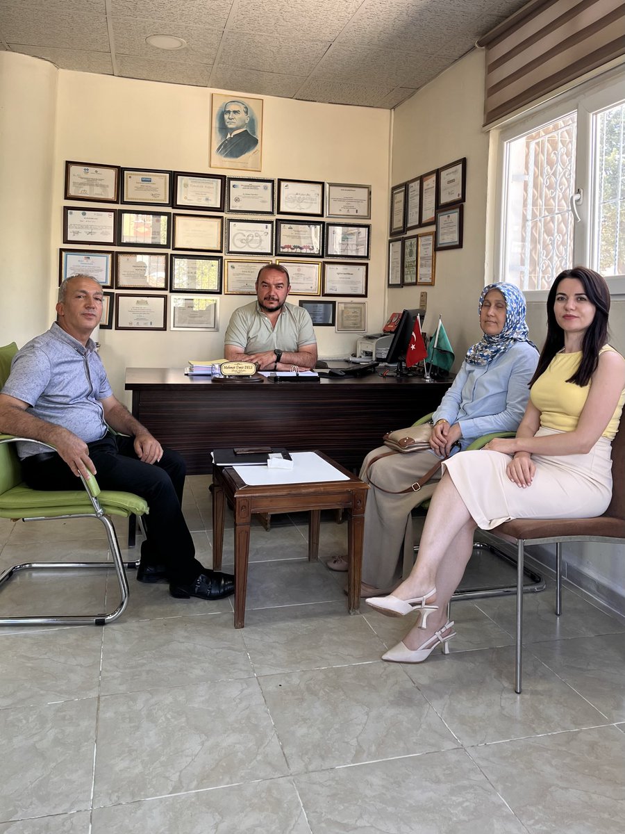 KilisSivilToplm's tweet photo. Kamu STK işbirliğinin güçlendirme adına ilimizde kurulu bulunan Kilis Tarım  ve Kırsal  Kalkınma  Derneğine ziyarette bulunularak, faaliyetleri hakkında bilgi alışverişinde bulunuldu. @icisleriSTi https://t.co/NMew3RQubd