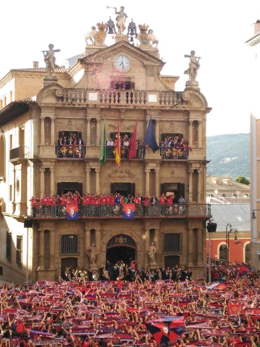 derailedjad's tweet photo. 10 años que graderío se traslado a la plaza. https://t.co/DwVewCZHRE