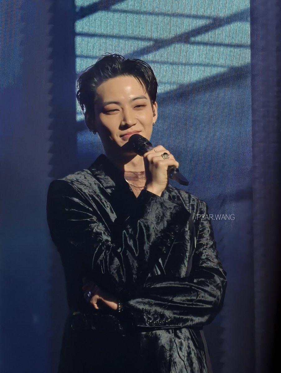 P_3AR's tweet photo. หล่อจนปวดหัว 🥹🥹

#JAYB #제이비 #TREE 
#2026tape_roots_seoul https://t.co/SkFdXi4c6J