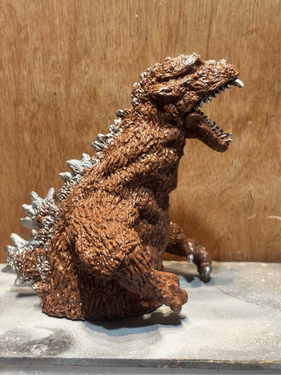 maten78's tweet photo. 逆襲ゴジラギニョールソフビキット、軽く塗装。ソフビといえどかなり似た顔になったんじゃないかな。口閉じに改造してもいいに似具合…むふふふふ。 https://t.co/l98eDkgrii