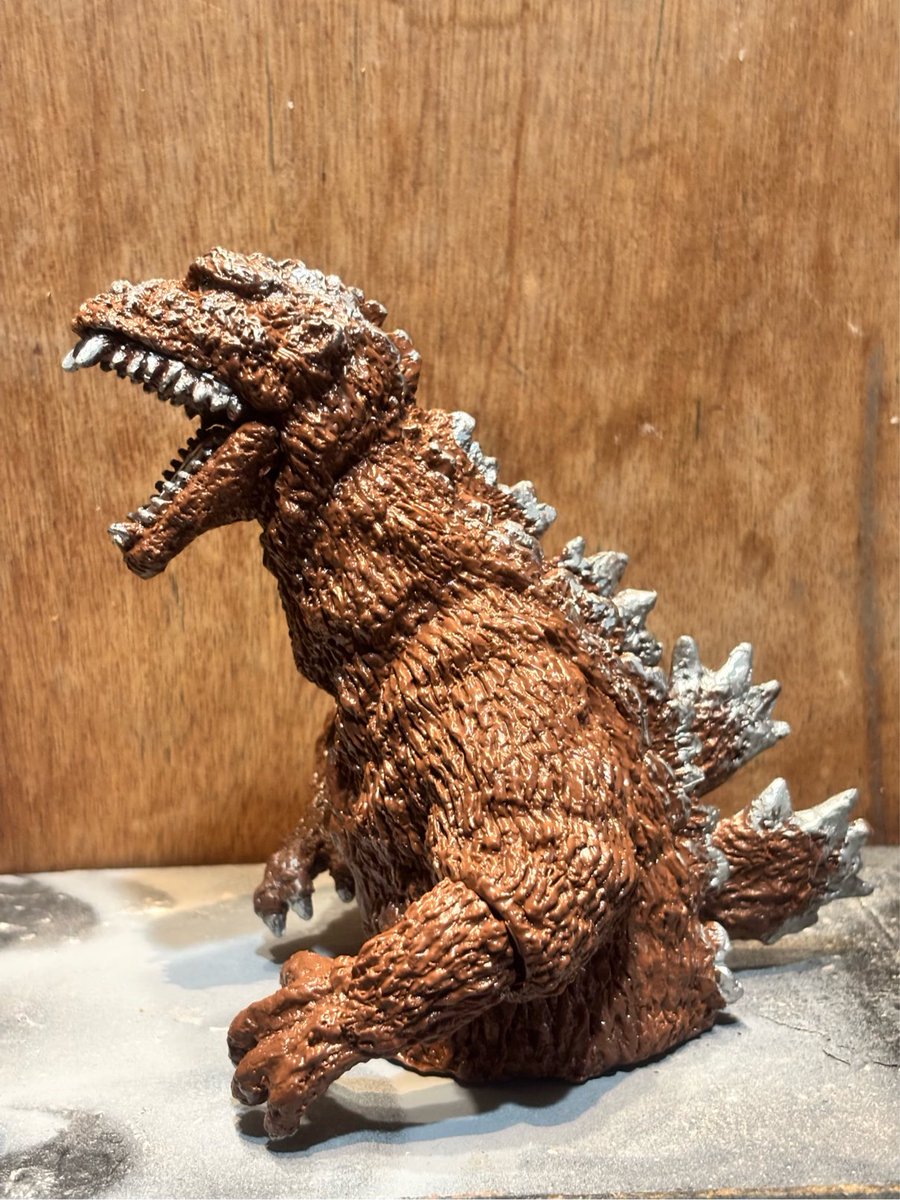 maten78's tweet photo. 逆襲ゴジラギニョールソフビキット、軽く塗装。ソフビといえどかなり似た顔になったんじゃないかな。口閉じに改造してもいいに似具合…むふふふふ。 https://t.co/l98eDkgrii