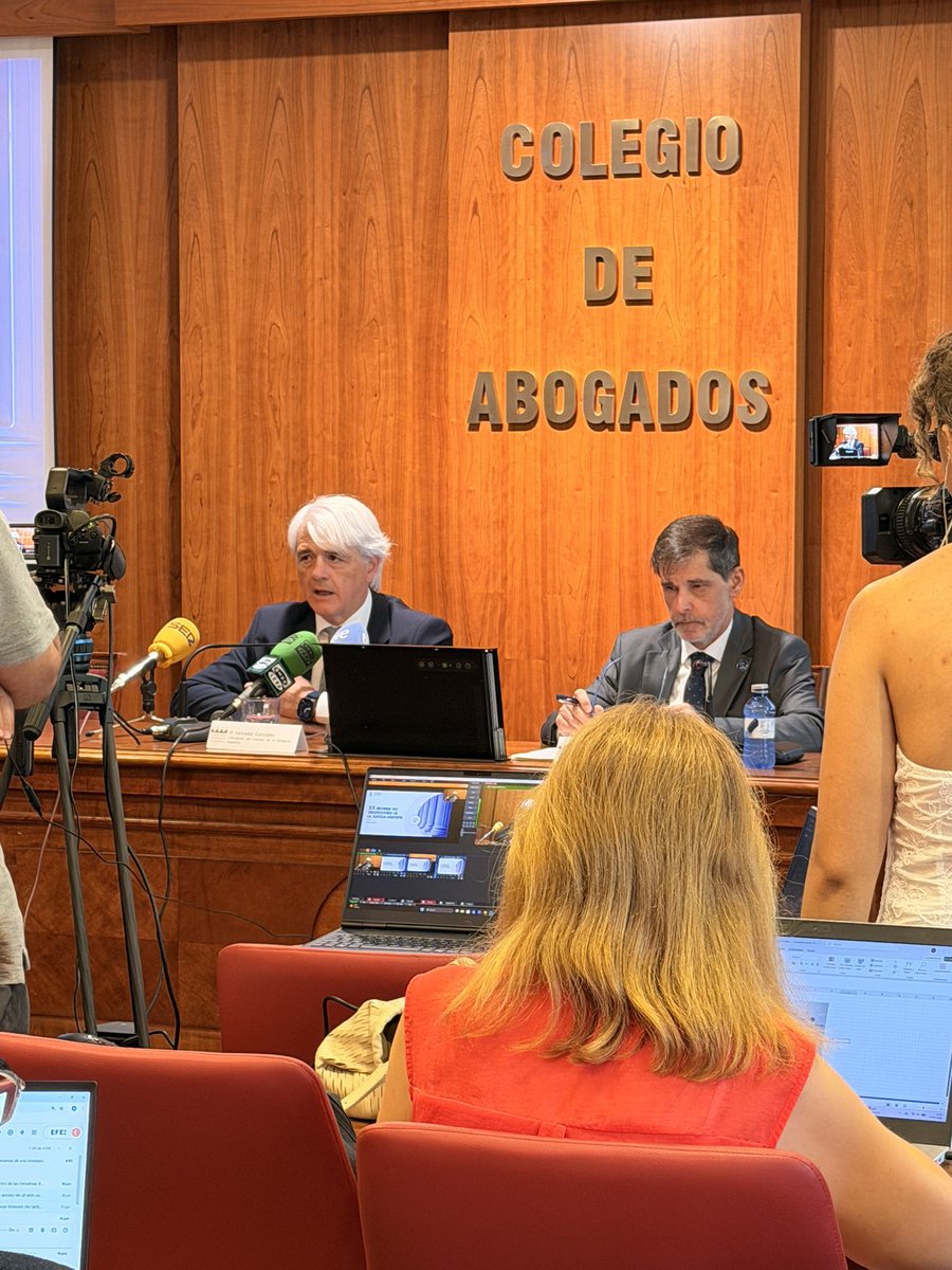 SGMSALVADOR1's tweet photo. De Estrasburgo a Salamanca.
Semana que fortalece a la abogacía española y reivindica a los profesionales del Turno de Oficio. Gracias a todos los que lo habéis hecho posible y, en especial, al magnífico equipo del @icasalamanca por su acogida y profesionalidad. ¡Un fuerte abrazo! https://t.co/6eADYEiCaP