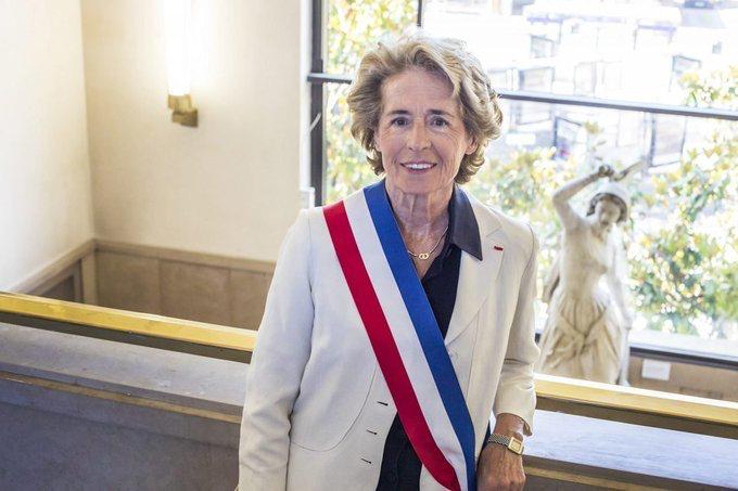 SinedWarrior's tweet photo. Plus t’es pourri, plus tu es bien placé avec macron.

Caroline Cayeux, l’ancienne ministre de Macron, jurait n’avoir que 3,9 millions d’euros de patrimoine. Et voilà qu’on découvre qu’elle avait planqué près de 24,4 millions… Elle avait « oublié » presque 20 millions d’euros ! https://t.co/k5umbfqVfb