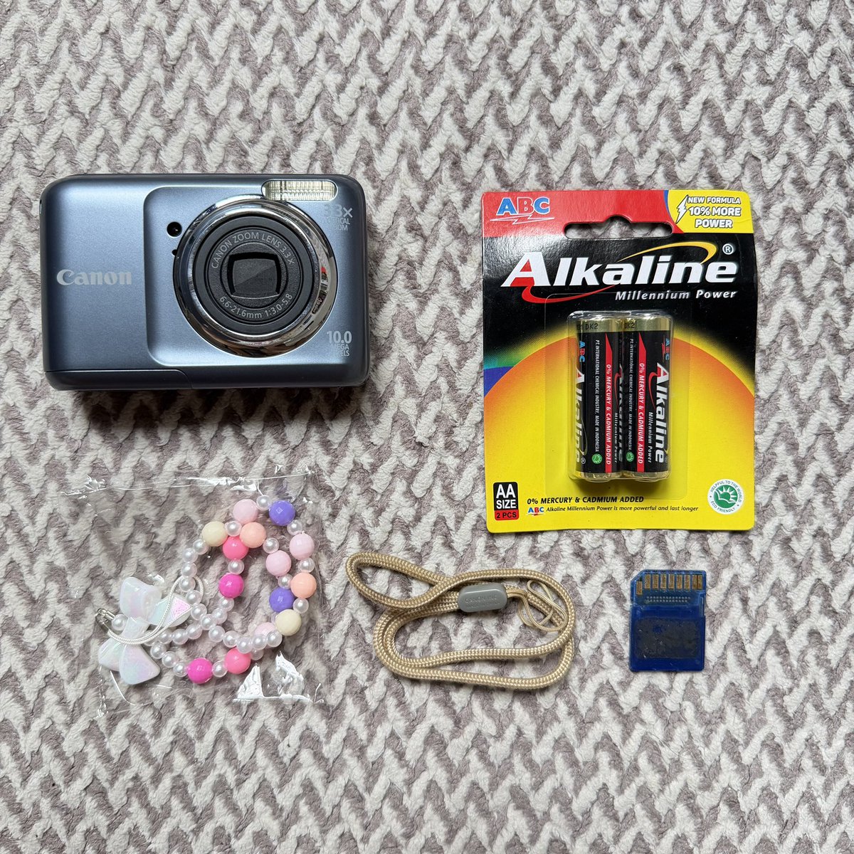 perfectlyfdjaa's tweet photo. @Mochhinana ada ni kak canon powershot A800 harga 1.275k kondisi no minus, bisa lewat oren jugaa, boleh DM ig @/digicamadd1ct ya kaa klo minat https://t.co/UnoIgJNZR5