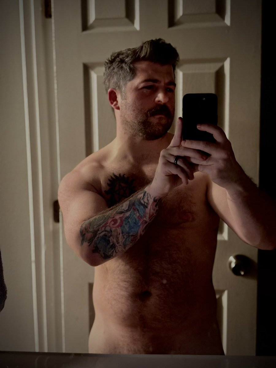 wearebelmont's tweet photo. What I wouldn’t give for a 6 pack https://t.co/Zj4GRSLmXe