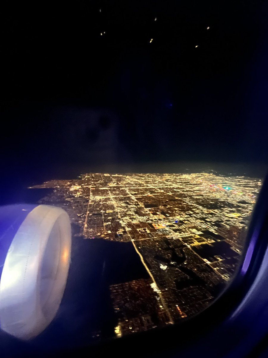 fujomutt's tweet photo. just landed in vegas https://t.co/ir0WKBWRD6