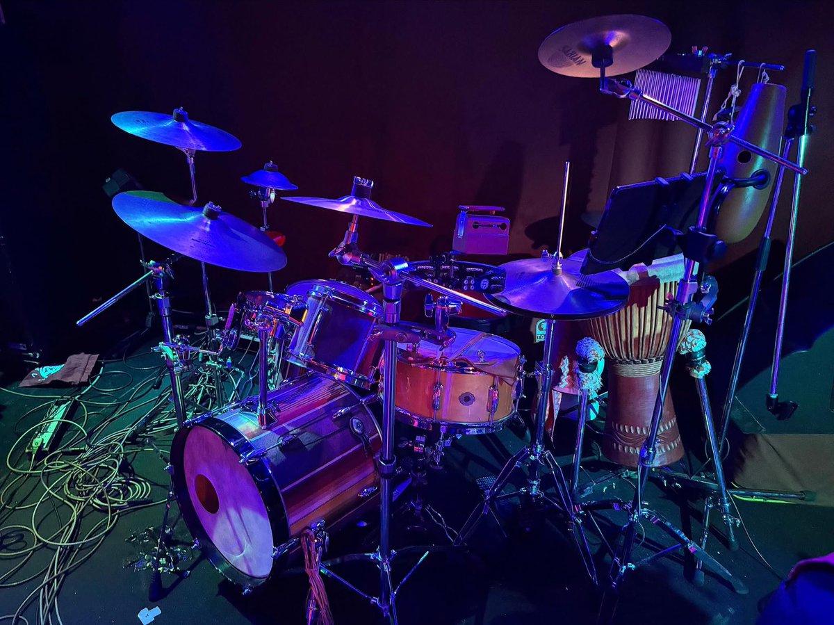 SpicyBeatPer's tweet photo. マチダ地蔵尊 / 2026-06-19 Live At 下北沢CLUB Que 
“珠玉音玉(しゅぎょくおんたま)”
　
初参加のマチダ地蔵尊、曲も詞もオリジナリティに溢れ、とっても楽しいライブでした。
康さんのワードセンス、最高でした！
大事故なく演奏できて、達成感がありましたね〜、笑。 https://t.co/ok147goJSI