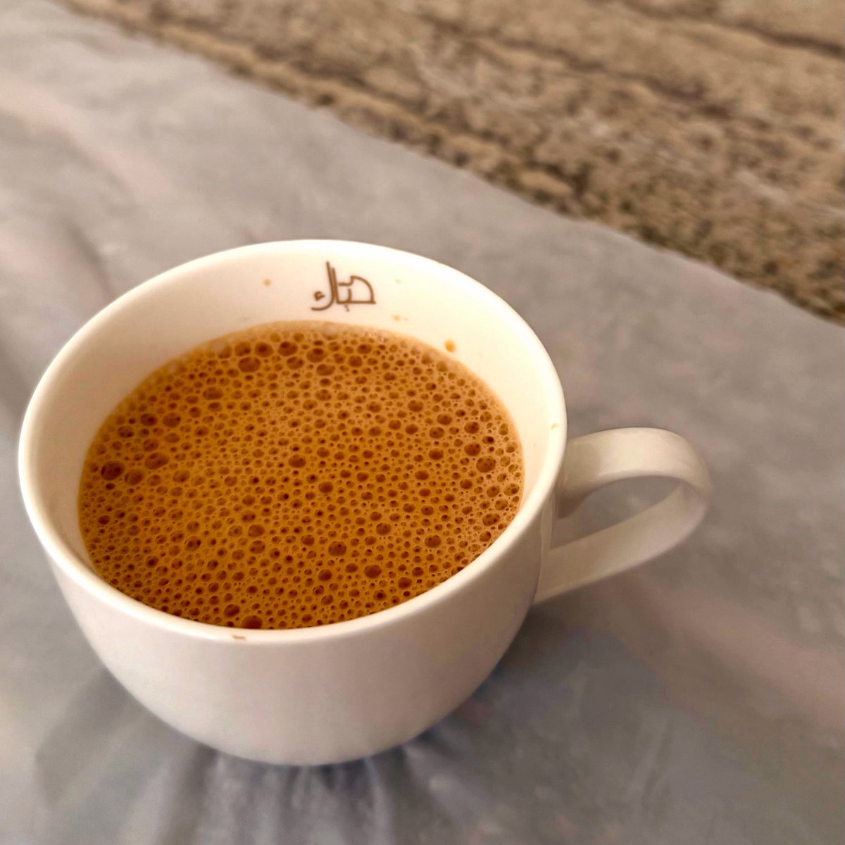 batman_uae_'s tweet photo. • سويت سيلكي قولدن پاستا - الباستا الشعيرية المحلاة بماء الورد و خيوط الزعفران المخزنة في كباتة الامهات مع رشة هيل مطحون يعلو الطبق مشروع قرص بيض فشل لأن حسناء أديس أبابا لا زالت تحت التدريب 🙂

• قصاصات الخبز بأشكال هندسية مثلثاوية بوجه مقرمش له خالٌ على صفحات خدٍ كنقطة عنبرٍ في صحن مرمر كما قال الكبير جدا ناظم الغزالي 🎶👌

• المشروب اللي ماله داعي لكن نسويه عشان نكمل المساحات الفاضية و نثبت أطراف السماط 👀

• حسابي المقيد يستغيث بكم و يطلبكم الدعم باللايك و الرتويت كي نستمر بالقعدة على چبود الكارهين 😎