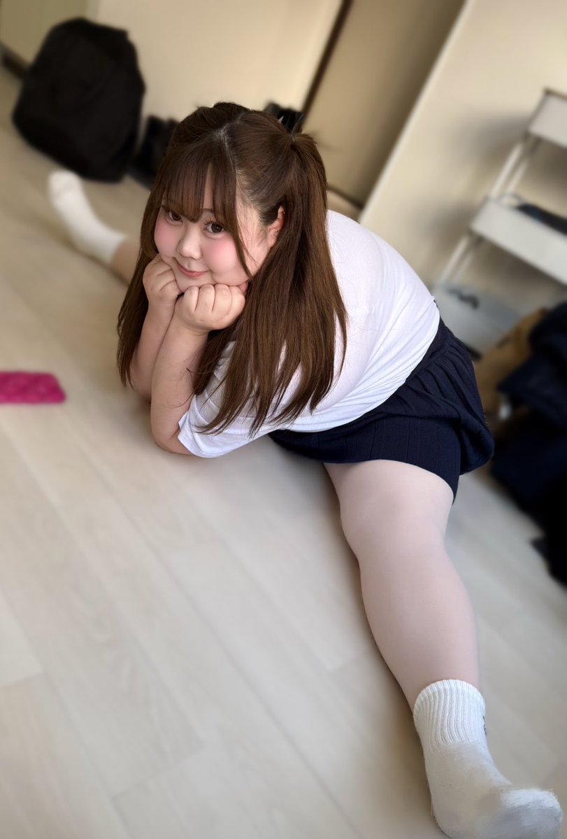 odebu_airu's tweet photo. この視線、反則？🤍 https://t.co/SUJKtc1ZG3