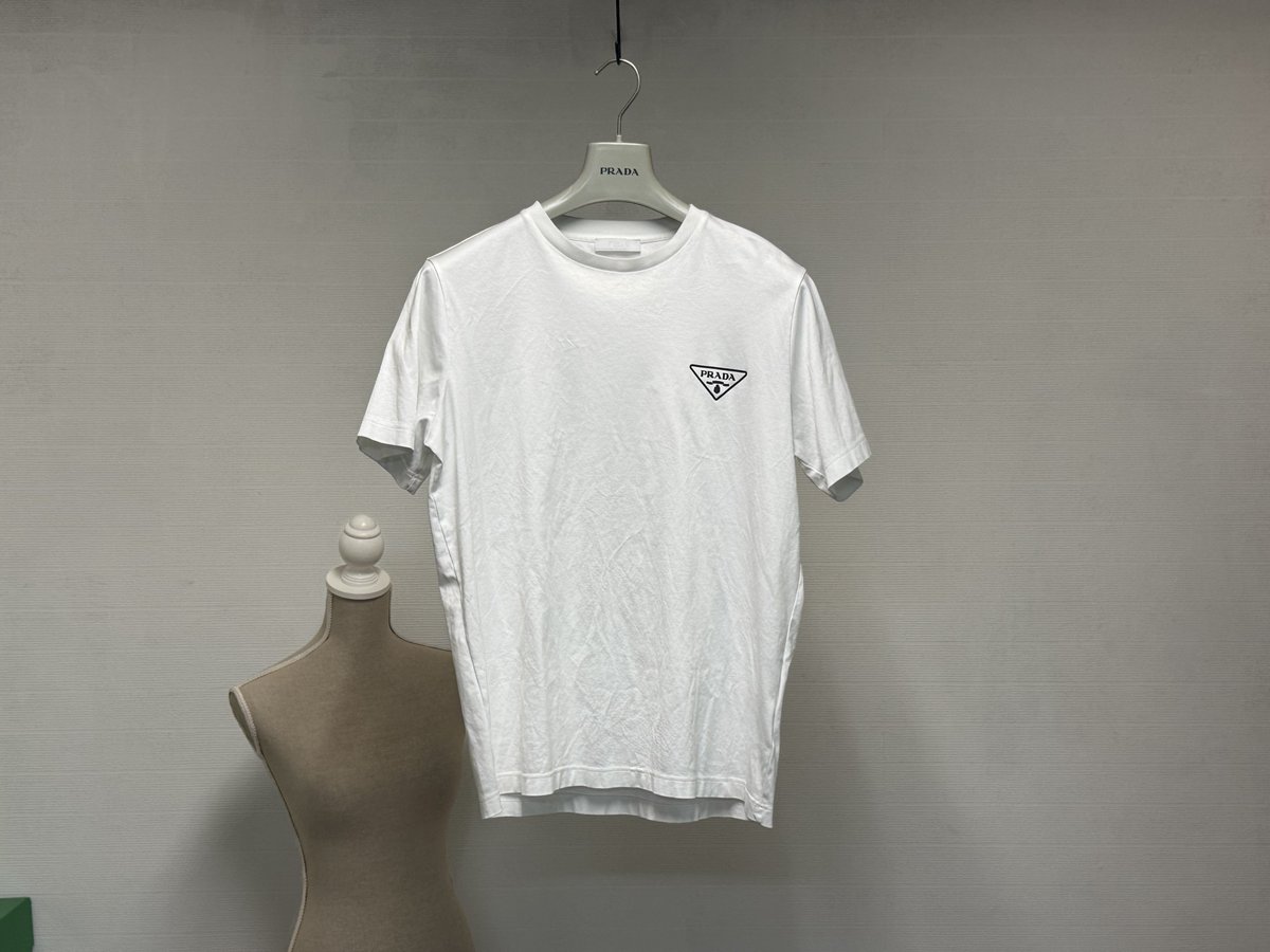 トップス PRADA prada 2025-26 logo tops プラダのトップス 26年直近コレクション 短い