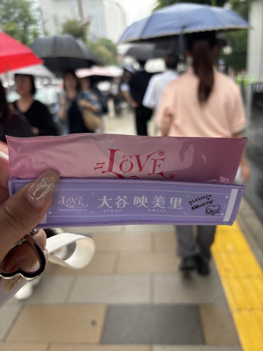 s___ki04's tweet photo. イコラブ マフラー タオル キーホルダー
【譲】大谷
【求】佐々木

6/20会場前、終演後交換希望です。 https://t.co/EnqUJreAP2
