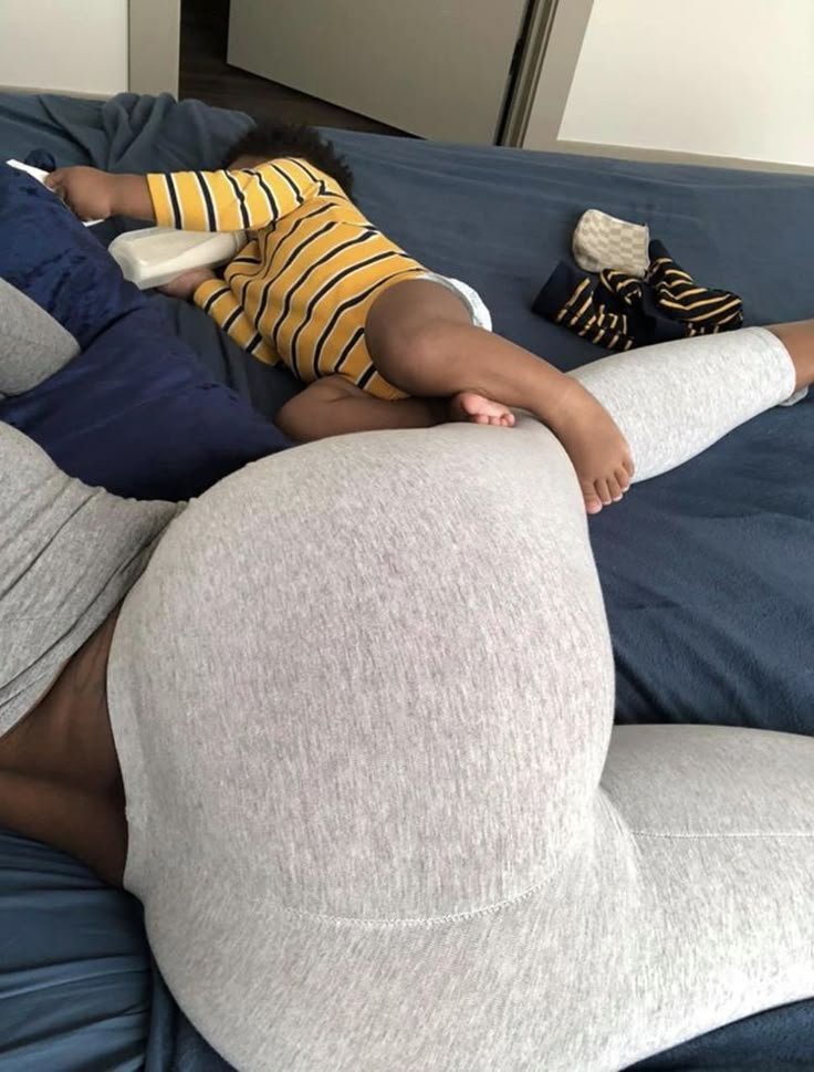 Siimiike_'s tweet photo. Babe ona mtoto wako ndiyo huyo amesema anakumiss 😂😂 https://t.co/GSRyJrzuf9