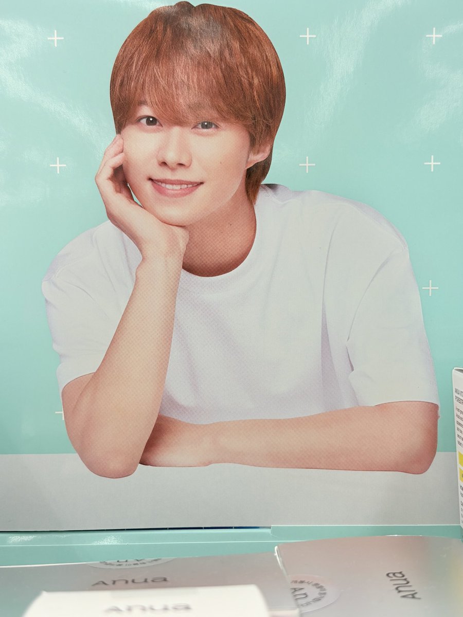 Rin_26_rin's tweet photo. TSUTAYAや薬局で
大橋くんや道枝くんに遭遇します。
これは、運命ですね💚🩷
普段から日用使いさせていただいてます。
ぷりんぷりんなお肌目指して頑張るぞ〜！
#なにふぁむ　#なにわ男子　#大橋和也
#道枝駿佑　#Anua #ᑎᑌᗰᗷᑌᘔIᑎ https://t.co/j30thCtYo5