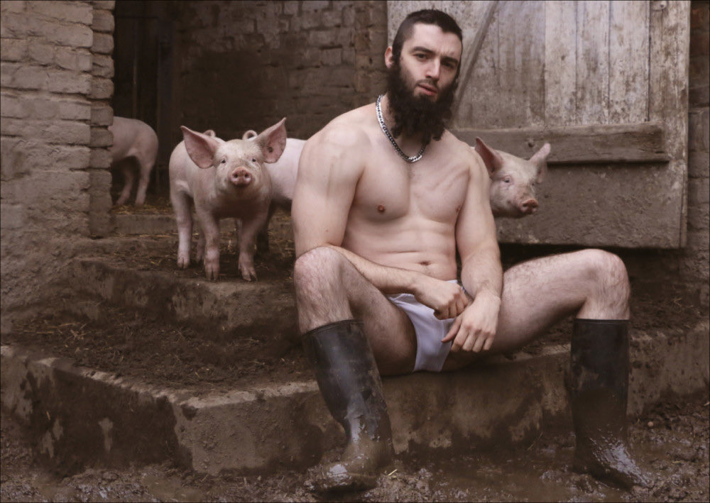 vellutat's tweet photo. A Photo Project by Marc Martin &amp; Arthur Gillet https://t.co/pLUnJpWYow