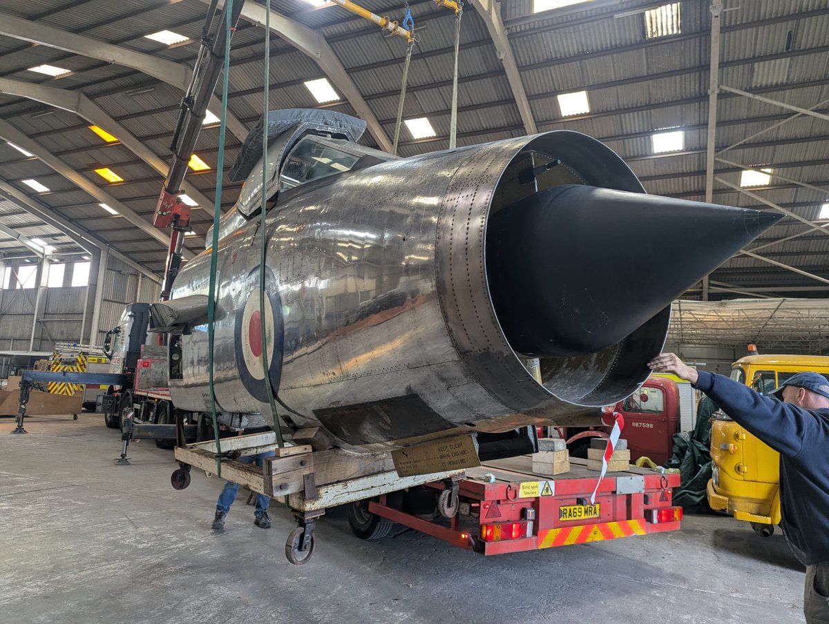BlickyIan's tweet photo. Polishing your rocket is a full time job .... but worth it ! https://t.co/5NzR4UNGBV