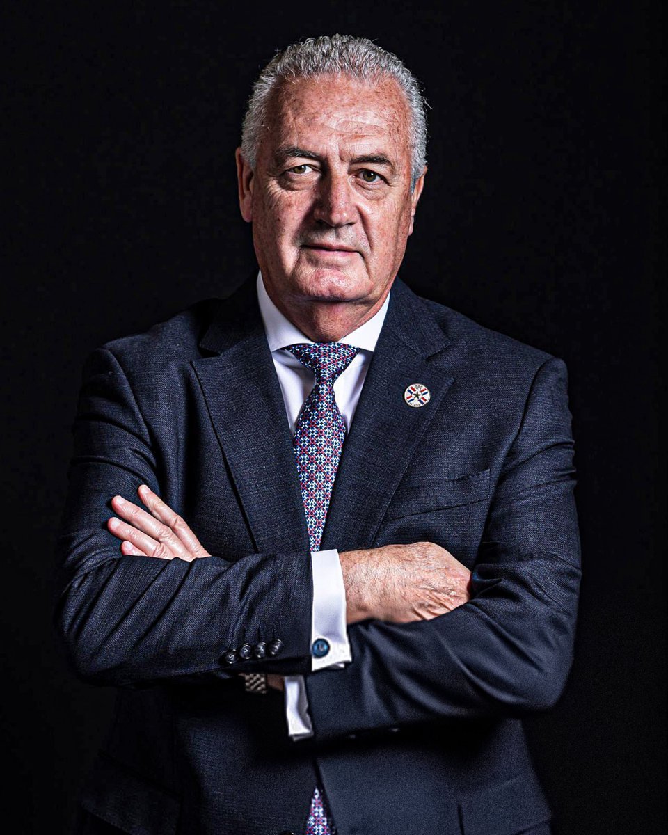 SVargasOK's tweet photo. 🇵🇾 Gustavo Alfaro, tras la victoria ante Turquía:

"Cuando a Paraguay lo dan por muerto, desconfíen. Que hayamos ganado hoy no significa que somos un equipo consagrado; tenemos que trabajar con prudencia y humildad.

No había mañana, el partido era hoy. Había que poner el pecho y darle las gracias a los jugadores, el triunfo es todo de ellos. Me hicieron vivir una de mis noches más lindas como entrenador".