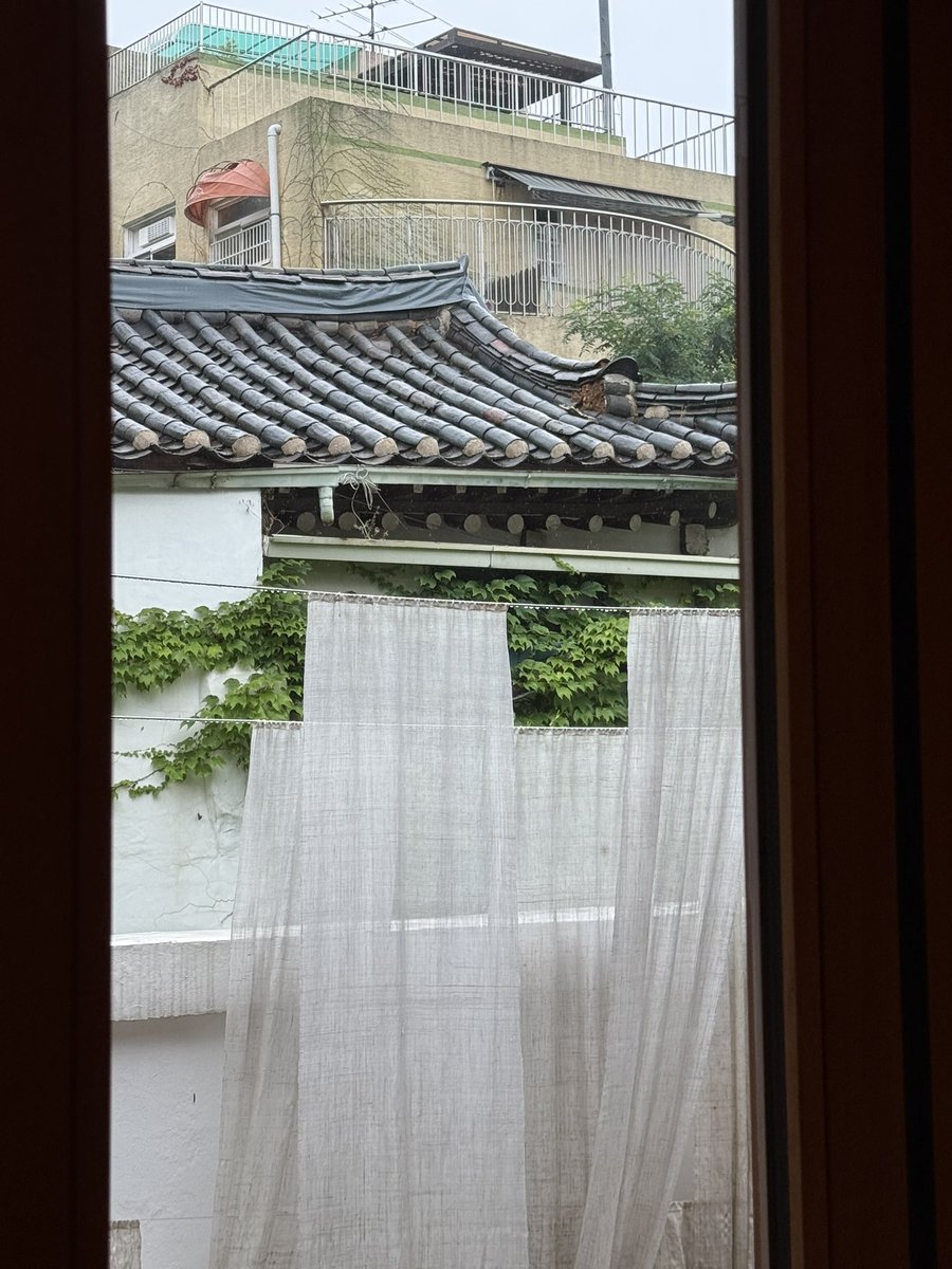 bonmarigold__'s tweet photo. 비 오는 날 서촌 거리 헤매기 https://t.co/ItRG6sUDfA