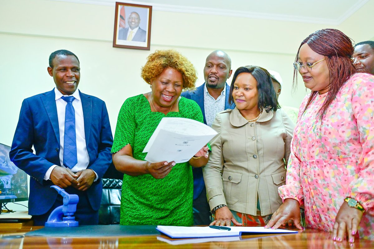 rebecca_miano's tweet photo. Yesterday, in honouring government's commitment to decentralize services and improve accessibility, a new Registry was officially opened  in Ol Kalou, the first in Nyandarua County!

​This milestone brings vital government services directly to your doorstep, saving you time, travel costs, and long queues. No more traveling long distances to get your paperwork sorted.

​Drop by to access services efficiently and experience a government working for the people!

​#GovDelivers 
 #HudumaMashinani