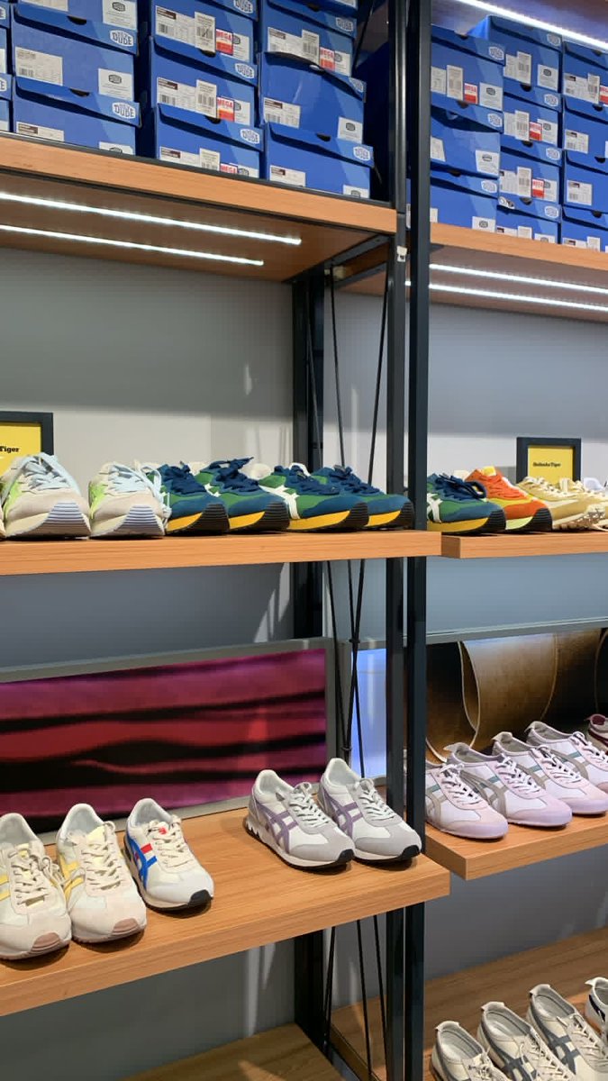 jastipbysyif's tweet photo. GUYS, OPEN JASTIP ONITSUKA SALE UNDER 1 JT AJA!!! 🤩🤩 https://t.co/G1wFXCN0e9