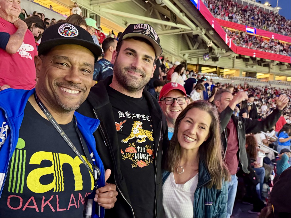 LibbySchaaf's tweet photo. Awesome #FIFA game tonight w ⁦@AirbnbEng⁩! https://t.co/mLtQ3jXWMz