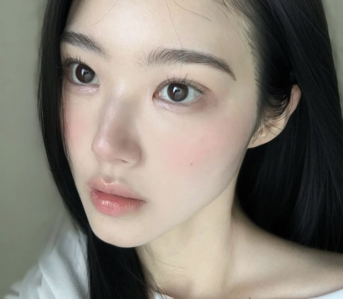 kimokimokimo00's tweet photo. 夏がだんだんと近づいてきてる気配を感じてる、今夏はこういうナチュラルで頑張りすぎてないヘルシーオレンジメイクをするって決めてる... https://t.co/WGvmvGLmtb
