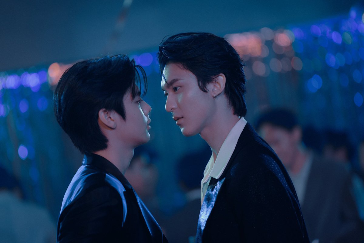 lovebywave's tweet photo. reminds me of that one theewave x ryupat au on tiktok where thee &amp; ryu thought that wave &amp; patji were dating (but they’re just really close best friends) so they formed an ally to break their rs apart so they could date them. HAHAHAHAHA https://t.co/CCKPn2aykj