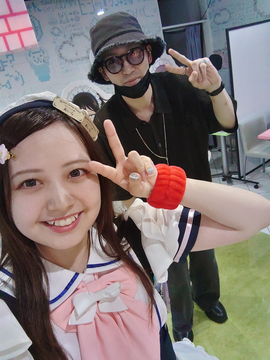 silversnow's tweet photo. あいらちゃんのタペを見せに夜勤終わりになんば入国！
珍しい前髪でぱしゃりーみん
#めいどりーみん
#なんばふぁむ https://t.co/M2GRguuY7a