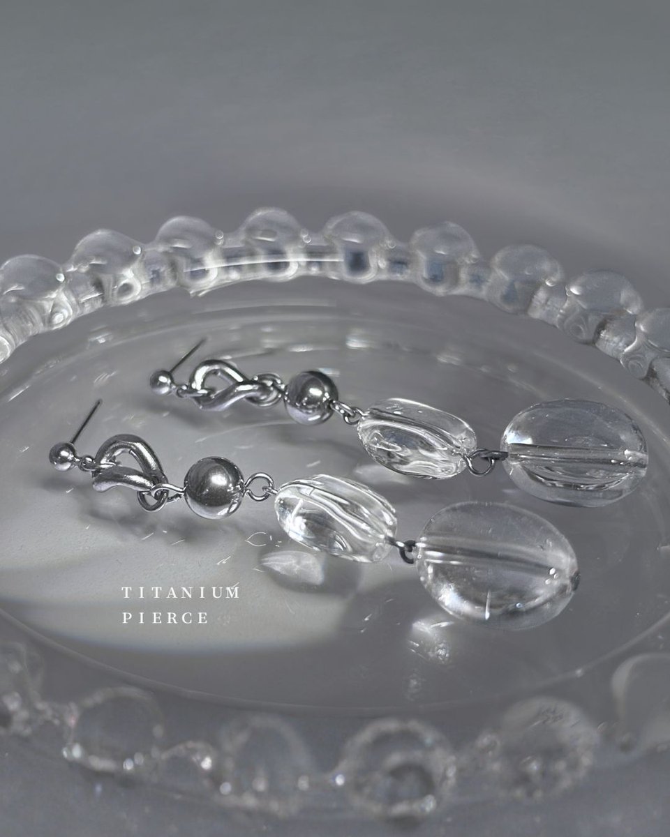 leger_japan's tweet photo. \2026.6.22 本日発売/
金属アレルギーに配慮された純チタンと、
透明感あふれる水晶の組み合わせ。
https://t.co/YyTR79mYb8
チタンは軽く、錆びにくく、
医療分野などでも使われる素材として知られています。
長時間つけていても負担になりにくいのも、
チタンならではの魅力です。
#leger https://t.co/q7rj5L7zmm