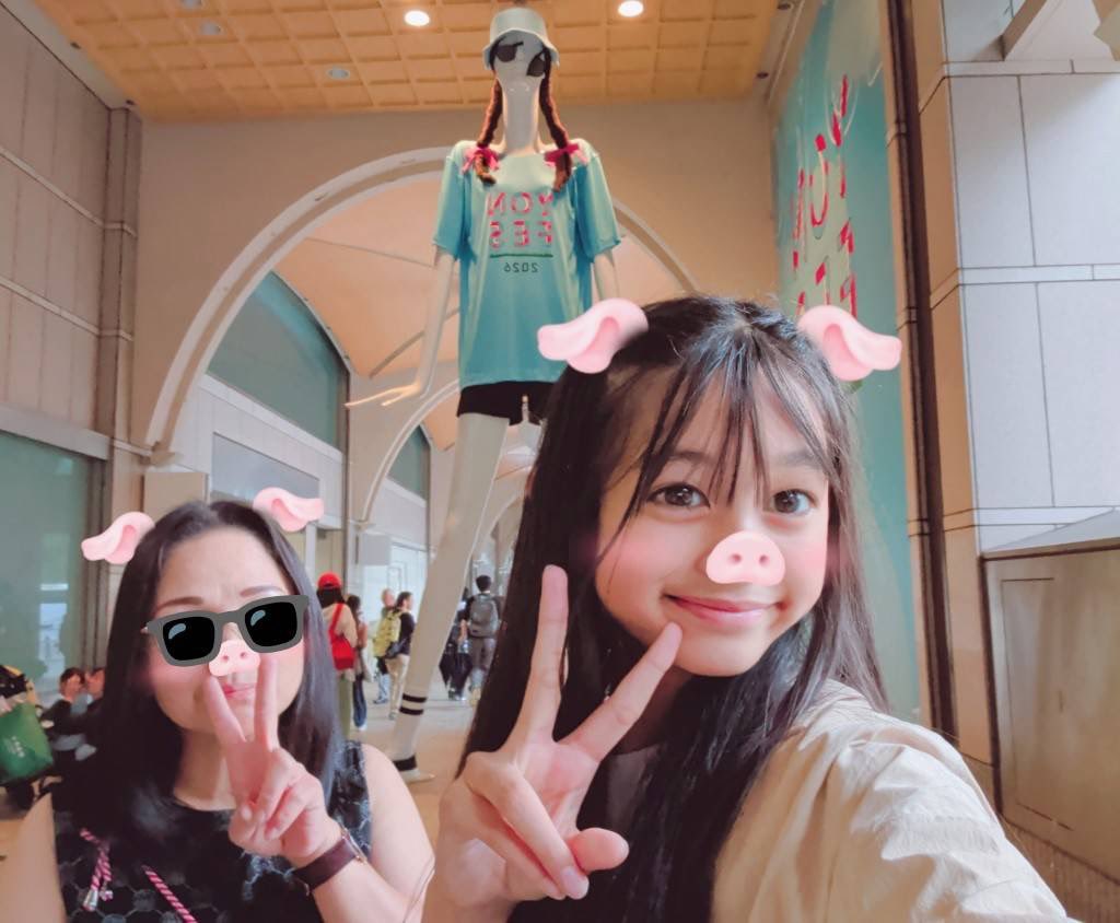 DP_AKANE's tweet photo. こんにちはでやんす🙌🏻💕
明日は定期公演のライブだね🎤✨️新練習さん達に会えるから嬉しいᥬ😳ᩤ茜も精一杯のお披露目ができるように頑張る💪🏻🔥あと！さしぶりにななちゃん人形見たらサングラスが…
#あかねん 
#DIANNAプロジェクト練習生
#定期公演 
#ライブ
#お披露目
#ななちゃん人形
#でやんす https://t.co/PJIYAM9M5P