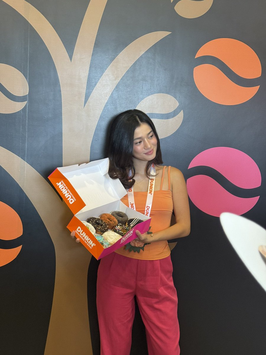 DB_radioOFC's tweet photo. Our pretty @bellemariano02 is here 😍💗

#BelleMariano #BelleForDunkin https://t.co/BCAUGncshf