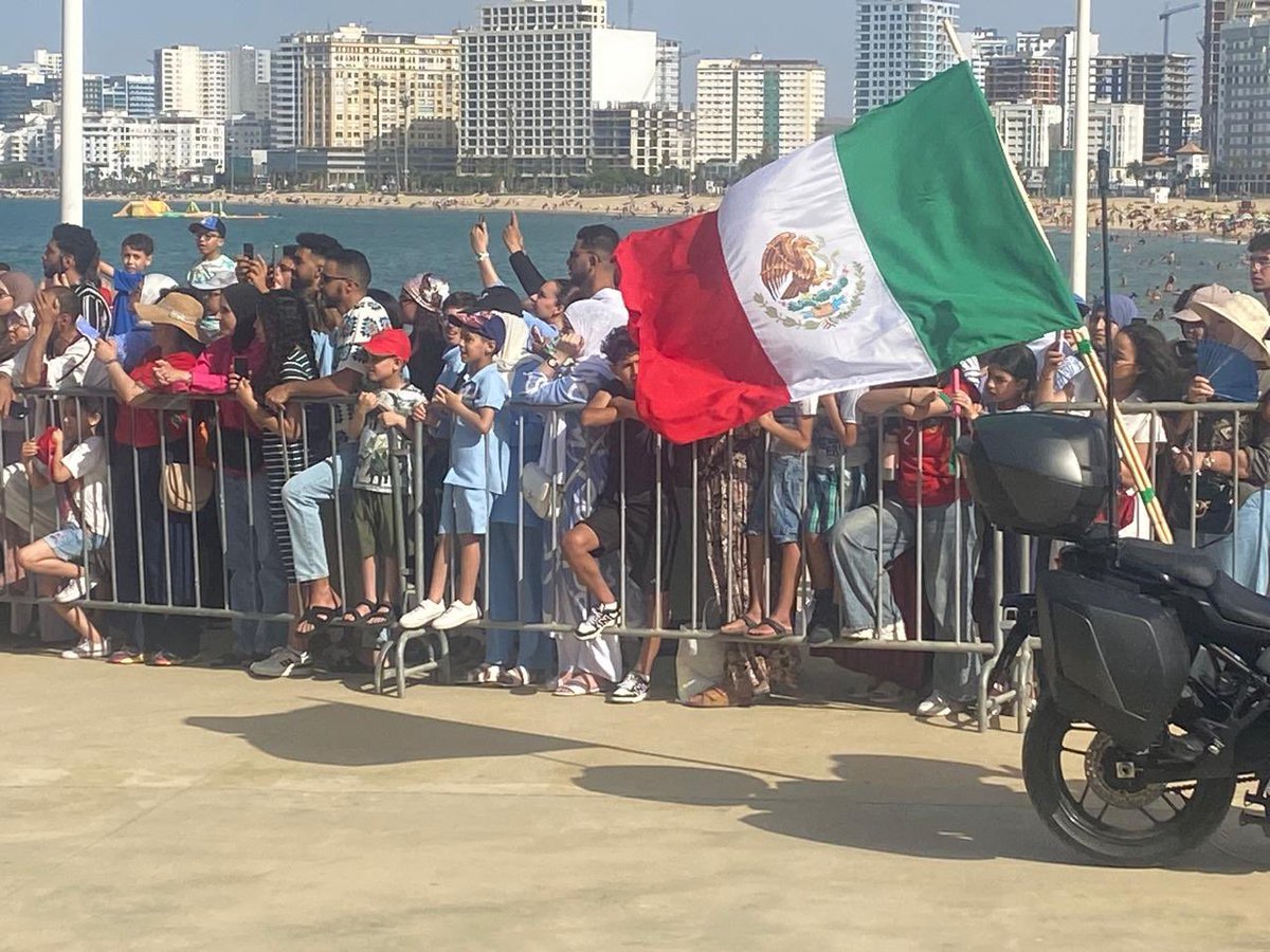 EmbaMexMarr's tweet photo. 🇲🇽 colorido y alegre, muy bien representado en el Campeonato Internacional de Vela #Optimistas2026 c/su equipo nacional y el ballet #Citlalcoatl, que encantó al público de #Tánger con música y bailables

Enorme gusto haberles acompañado 

#DiplomaciaDeportiva #DiplomaciaCultural https://t.co/V5mG9MHWT2