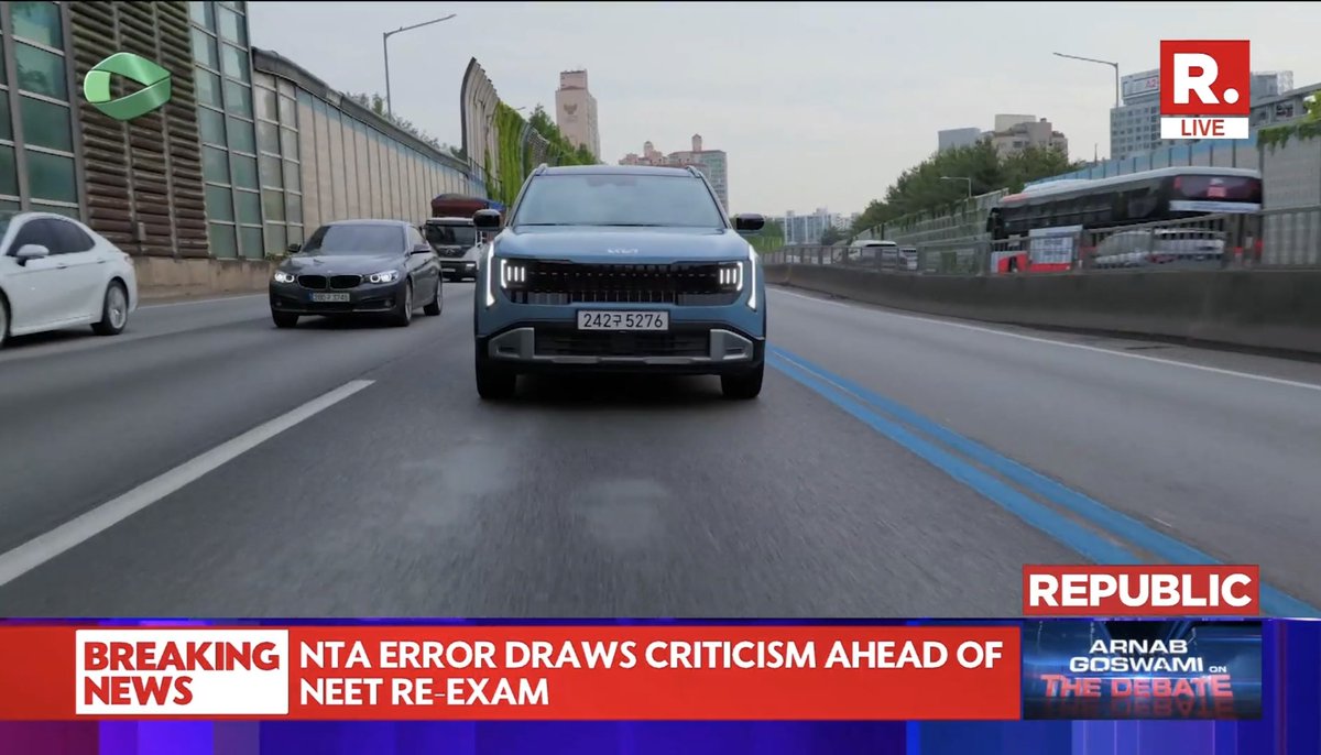 AckoDrive's tweet photo. @sidpatankar @ameya_naik @MotorNad @sameer_fc @AMalepu You've never seen this before! Our exclusive review of the Kia Seltos Hybrid is currently airing on Republic TV. Watch now 🔥 

#ackodrive #republictv https://t.co/BojWnKdwCS