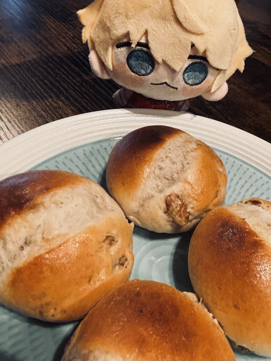 ya___136's tweet photo. えびまるくん、くるみぱん。
もちもちしてておいしいよ☝️

ｵｲｼｿﾀﾞﾈ〜🦐 https://t.co/DGHQWJk4kp