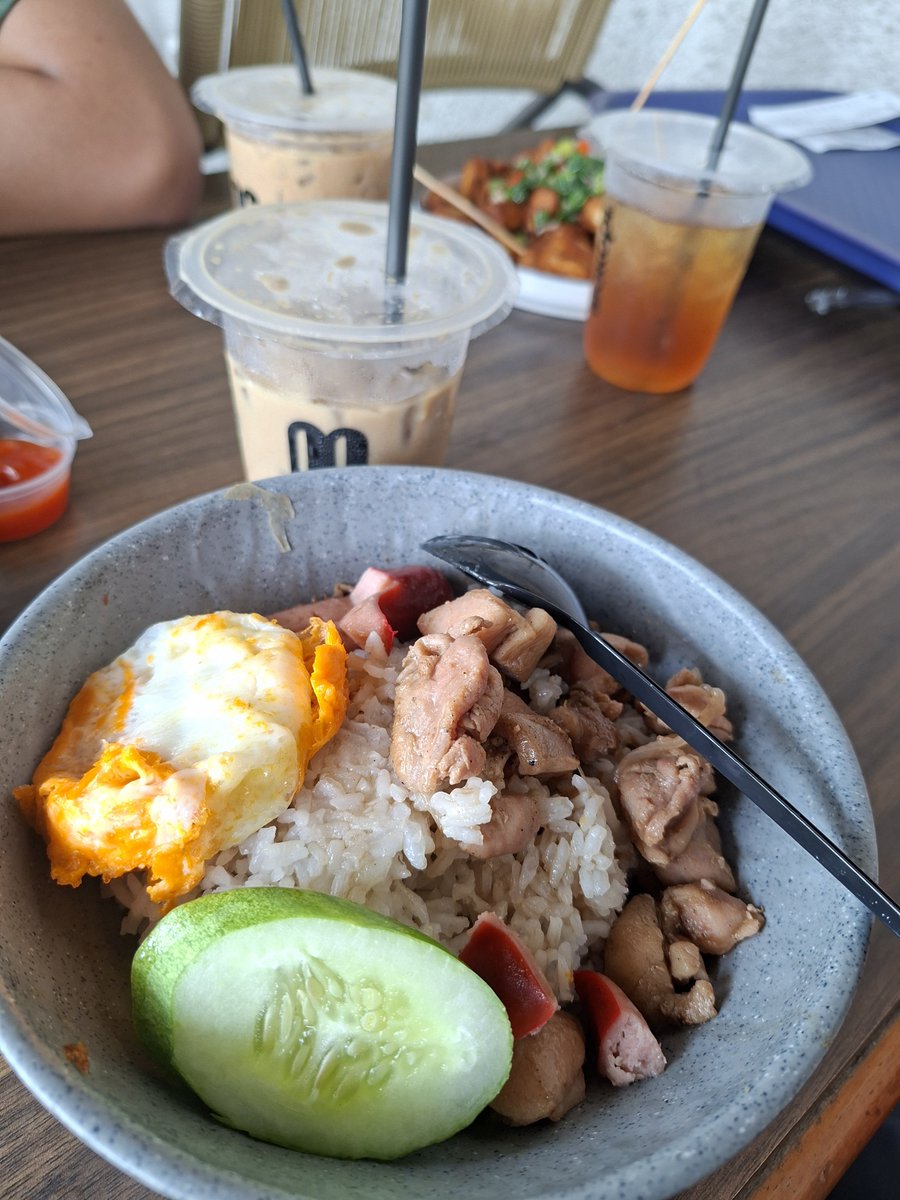 SuryantoArifin's tweet photo. Makanan yan berisik neh .. Ayam Teriyaki.. 🙉 ...#lunchmenu https://t.co/UkrFj02FCp