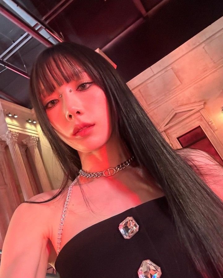 jimeowrawr's tweet photo. her taste in women 🤭💋 

#janhae https://t.co/GF76CmJzwH