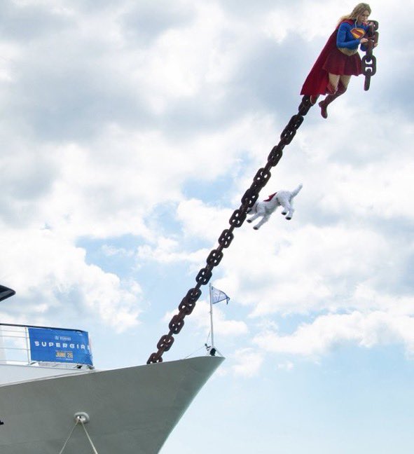 EverythingDCU_'s tweet photo. SUPERGIRL and KRYPTO carrying a ship to safety in Canada https://t.co/6ece2tt8Qr