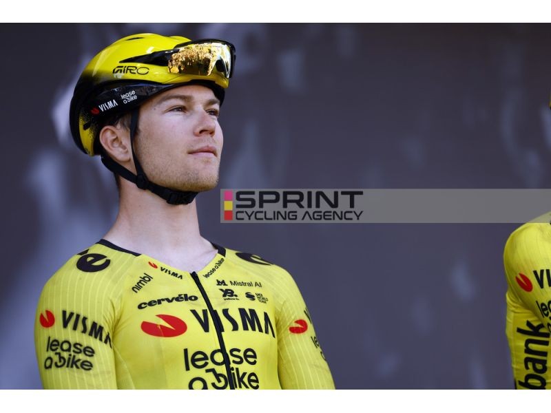 tuttobiciweb_it's tweet photo. Ultima corsa della stagione quest'oggi per Axel #Zingle: il francese della #Visma Lease a Bike si sottoporrà prossimamente ad un intervento chirurgico che lo metterà fuori gioco per tutta la restante parte del 2026
https://t.co/sxSiiaxGJI https://t.co/oxmKGjPos9