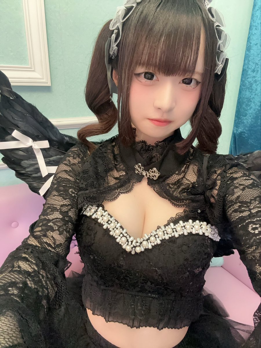 rian_msmr's tweet photo. 悪魔ですいるよー
見に来てください

 #秋葉原  #コンカフェ https://t.co/horAqmZMc5