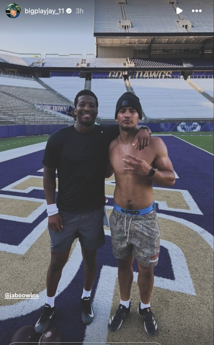 LarsHanson's tweet photo. Looks like NY Giants QB Jameis Winston stopped by Husky Stadium Friday evening after the US Men's National Team's 2-0 win over Australia 

Photo via Washington freshman wide receiver Jordan Clay https://t.co/BV84A1tVSj