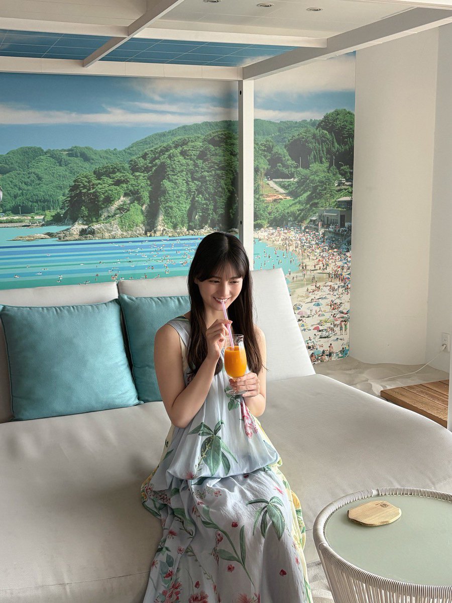 BUBKA_henshuubu's tweet photo. ／
　大好評発売中！
＼

現在発売中の『BUBKA7月号』表紙＆巻頭グラビアには #日向坂46 #小坂菜緒 さんが登場！
ということで、本日も撮影現場よりオフショットをお届けします📸✨✨

HMV&BOOKS onlineで本誌をご購入いただくと特典ポストカードが付いてきます！
数に限りがありますので、お買い求めの方はこちらもあわせてチェックをお願いします✅

ロケ地: #リゾナーレ熱海 さん
@risonareatami 
(ソラノビーチ Books＆Cafe)
　
⏬ご購入はこちらから⏬

●HMV&BOOKS online
 
《HMV&BOOKS online限定特典：小坂菜緒（日向坂46）ポストカード》
https://t.co/PaQF1NG4ZA

《HMV&BOOKS online限定特典：竹内希来里（日向坂46）ポストカード》
https://t.co/jiaNrz2Cbq
 
● Amazon  
https://t.co/1HqhPdV3m7