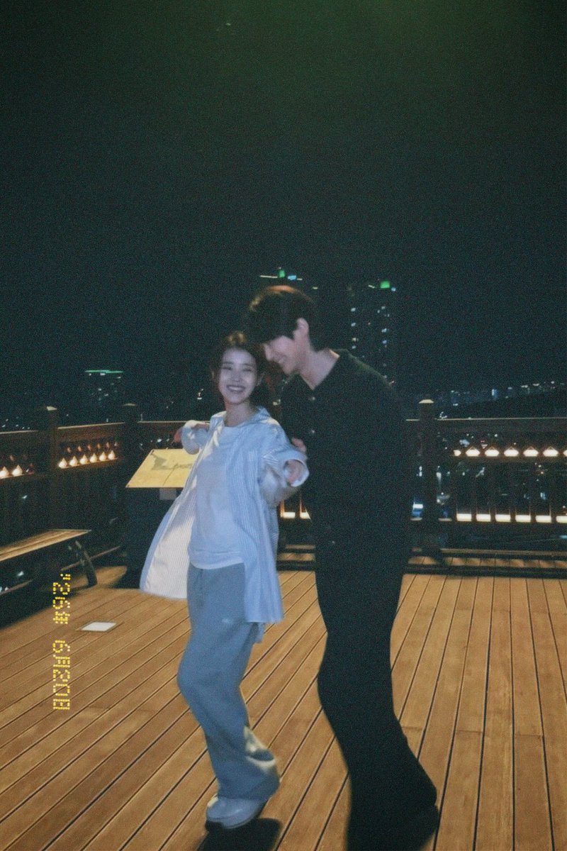 hmiraa_'s tweet photo. dearest, darling, my universe ♡ 

— Perfect Crown, 2026 https://t.co/6yrm7yKcfK