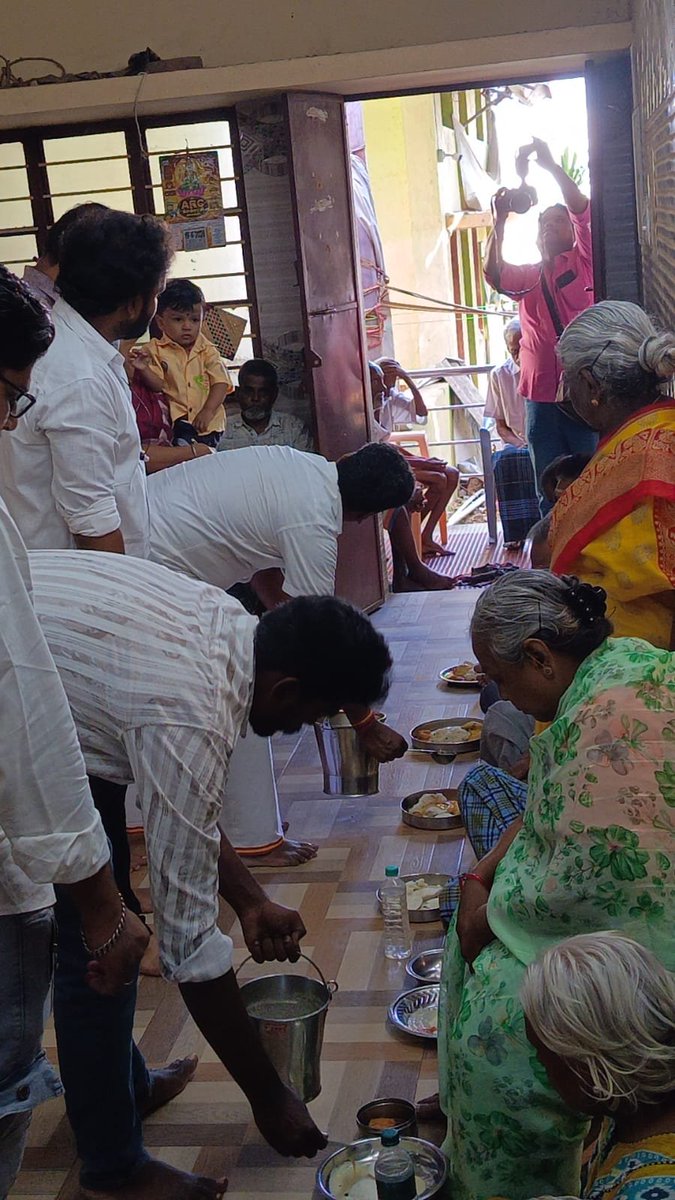 SivaTvk45's tweet photo. வருகின்ற ஜூன் 22 ஆம் தேதி திங்கட்கிழமை மாண்புமிகு தமிழக வெற்றிக் கழக தலைவர் மற்றும் தமிழ்நாடு முதலமைச்சர் திரு சி ஜோசப் விஜய் அவர்களின் பிறந்தநாளை முன்னிட்டு மாண்புமிகு ஊரக வளர்ச்சி மற்றும் நீர்வளத்துறை அமைச்சர் திரு என் ஆனந்த் அவர்களின் ஆசியோடு மற்றும் மாண்புமிகு மதுவிலக்கு மற்றும் ஆயத்தர்வைத் துறை அமைச்சர் மற்றும் எங்கள் மாவட்ட பொறுப்பு அமைச்சர் அண்ணன் திரு விக்னேஷ் அவர்களின் ஆசியோடும் மேலும் எங்கள் திண்டுக்கல் மத்திய மாவட்ட செயலாளர் அன்பு அண்ணன் திரு எம் எல் வாசுதேவன் அவர்களின் அறிவுரை படியும் ஆலோசனை படியும் அன்புடனும் திண்டுக்கல் மத்திய மாவட்ட கொள்கை பரப்பு அணி தலைமை சார்பாக தமிழ் சொந்தங்களாகிய உங்களுக்கு காலை உணவு வழங்கப்படுகிறது

@tvkdglofficial @tvk_dindigul @OTFC_Dindigul