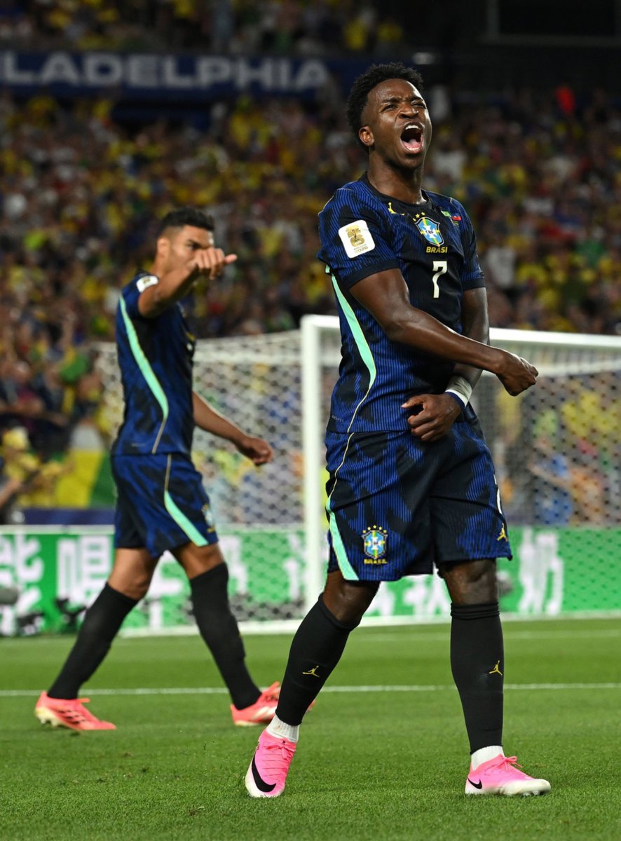 theMadridZone's tweet photo. 🚨 Vinícius Jr. put an END to the debate regarding his defensive effort. 

He lead by example, just like against Morocco, and started the match pressing high alongside Raphinha. @diarioas https://t.co/vRDFbMaPKS