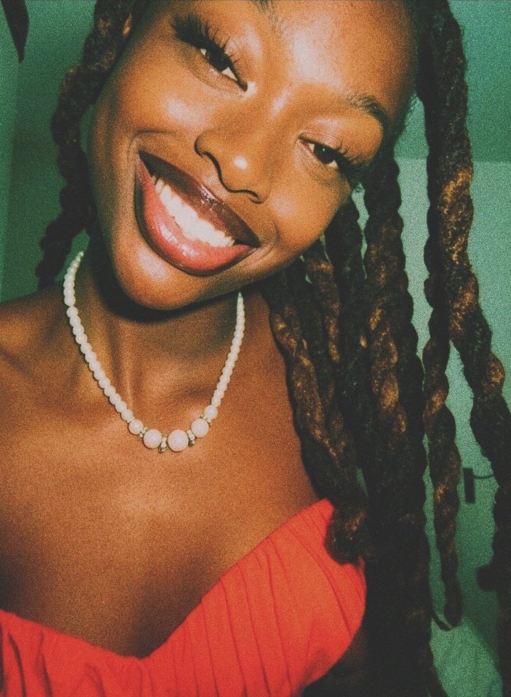 yourownernyla_'s tweet photo. This smile could ruin you💚 https://t.co/GZP8b0GptE