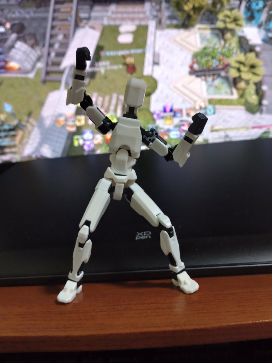 Berrybelle_W's tweet photo. こちらいつメン待ちで組み立てたセリアのプラモ https://t.co/GfxDiA5MVW
