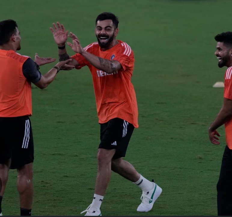 srjaipal's tweet photo. Virat Kohli going for fitness test 😂 https://t.co/itBIt6ITEE